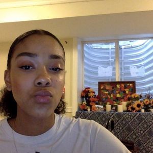 Meet your Posher, Mya